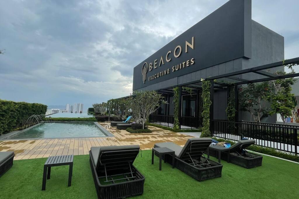 Beacon Suites With Infinity Pool At Georgetown By Wl Eksteriør bilde